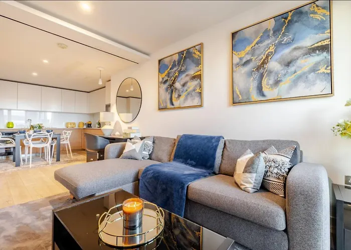 Soho 2 Bed Penthouse Modern Apartment