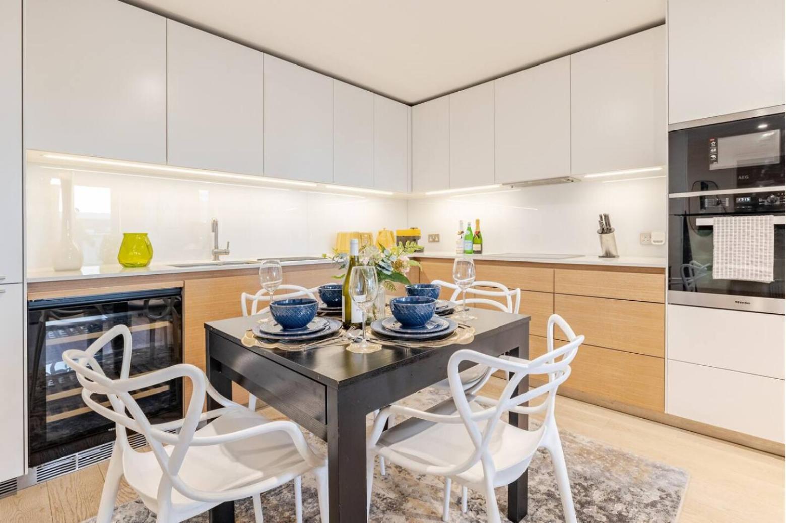 Soho 2 Bed Penthouse Modern Londra